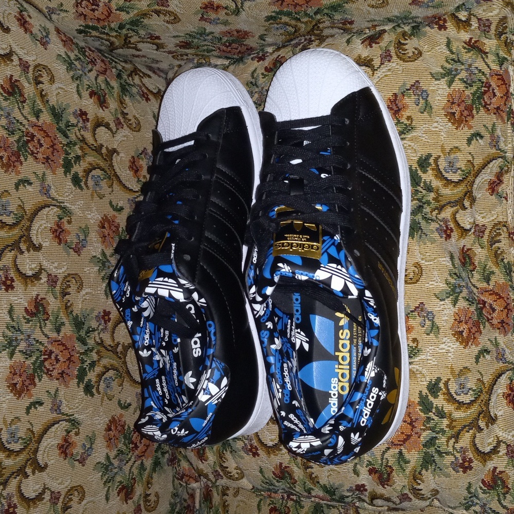 Adidas Men's Original Superstar Shell Toe Size: 9 1/2